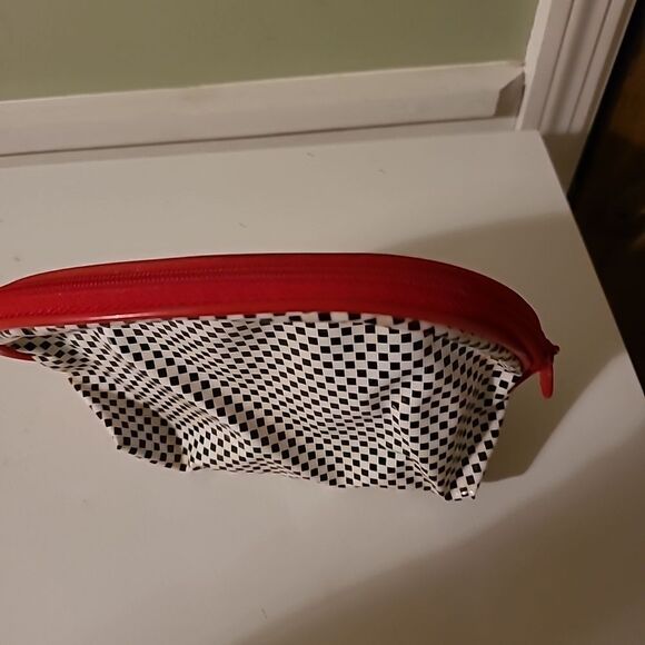 Elizabeth Arden Cosmetic Case - Picture 3 of 5